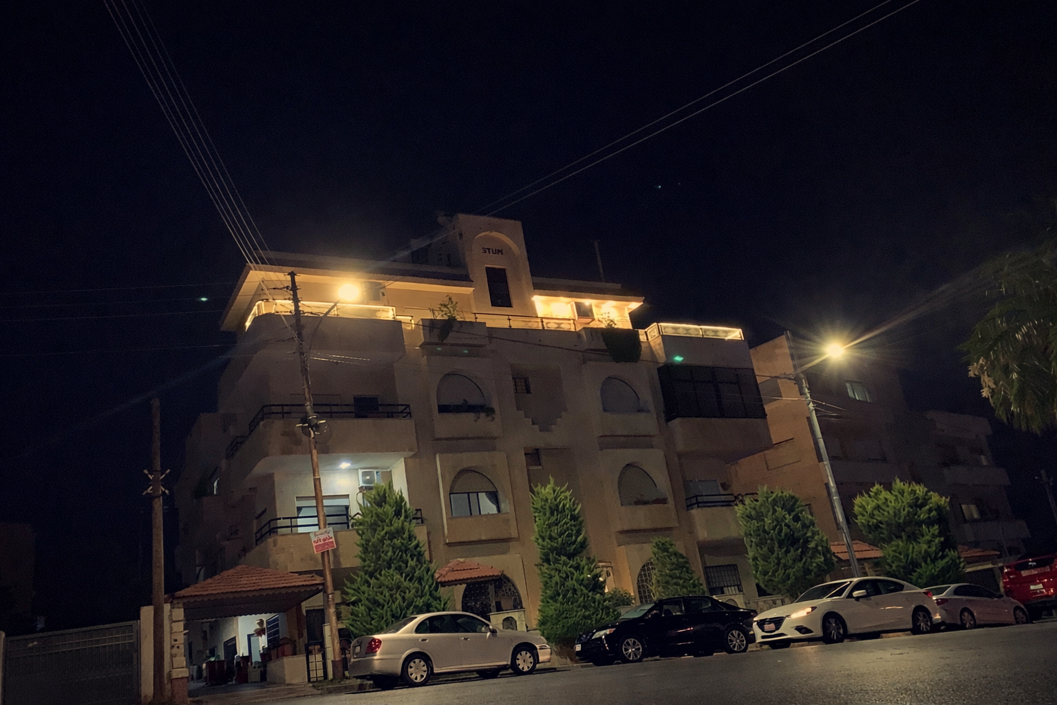 شقة فندقية راقية للإيجار في ضاحية الرشيد – خلف الجامعة الأردنية